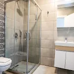 M2 מלון אהבה *
